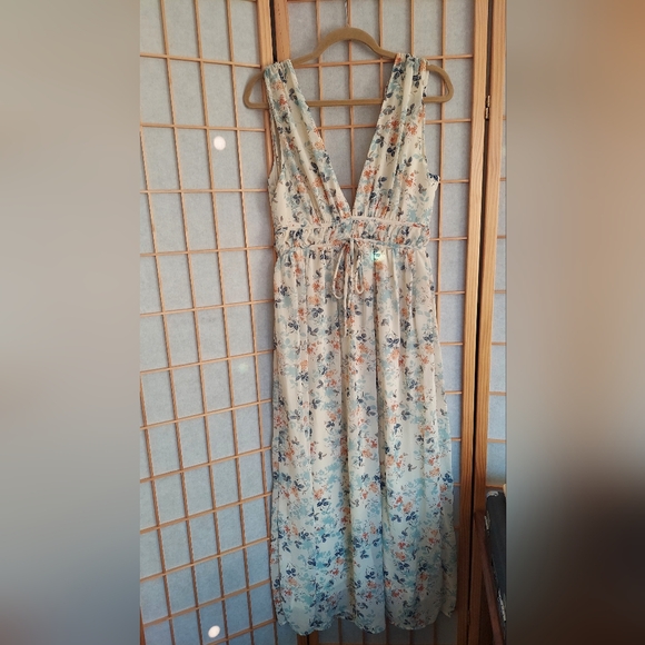 Lush Floral Print Maxi Dress - Picture 6 of 12